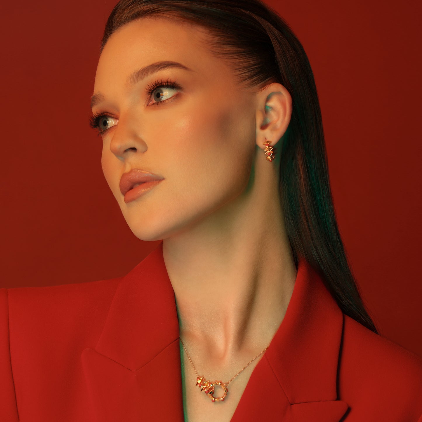 Bareeq Loop Pendant Necklace