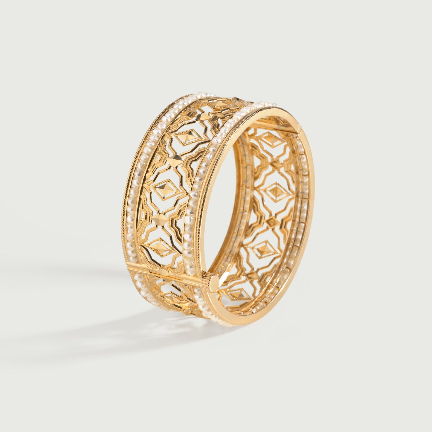Marsa Pearl Bangle